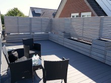 (402973) Sichtschutz für Dachterrasse in U-Form, mit Pflanzkasten & Sitzbank, Oberfläche: Transparent Grau